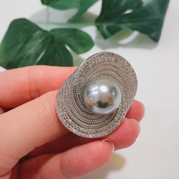 Gorgeous Simulated Grey Pearl Ring - Picture 8 of 15
